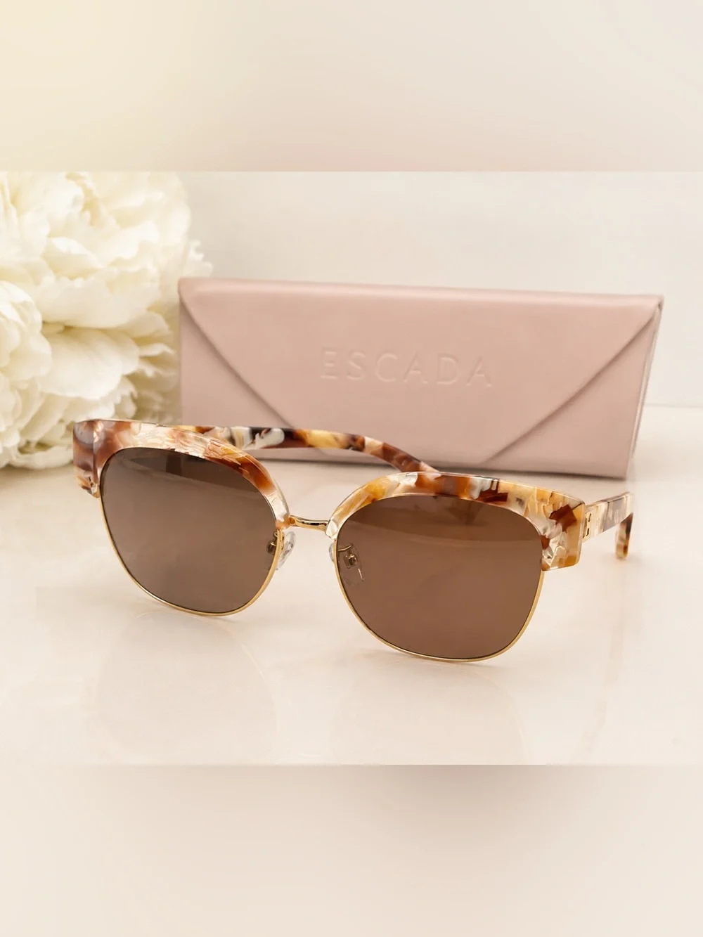 Escada Tortoiseshell and Gold Cat-Eye Sunglasses with Brown Lenses